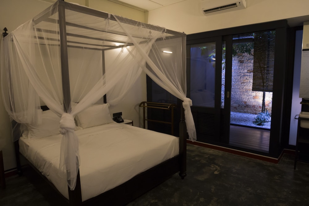 Premier Double Room, 1 King Bed, Patio, Garden View photo 2