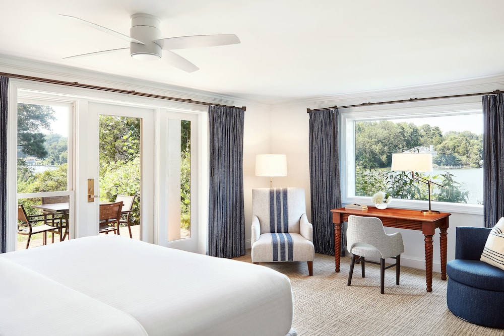 Premium Room, 1 King Bed, Balcony