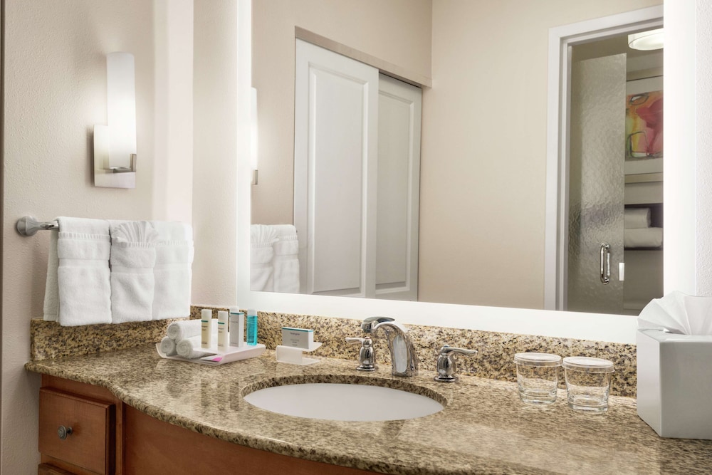 Studio, 1 King Bed, Accessible, Bathtub - Photo 4