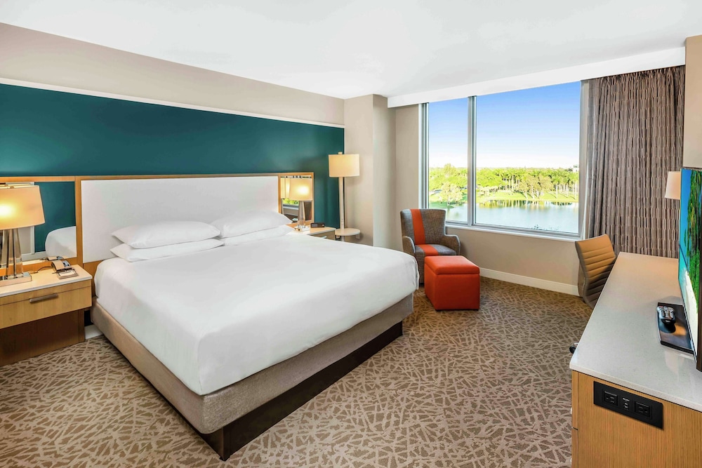 Room, 1 King Bed, Accessible, Bathtub - Photo 3