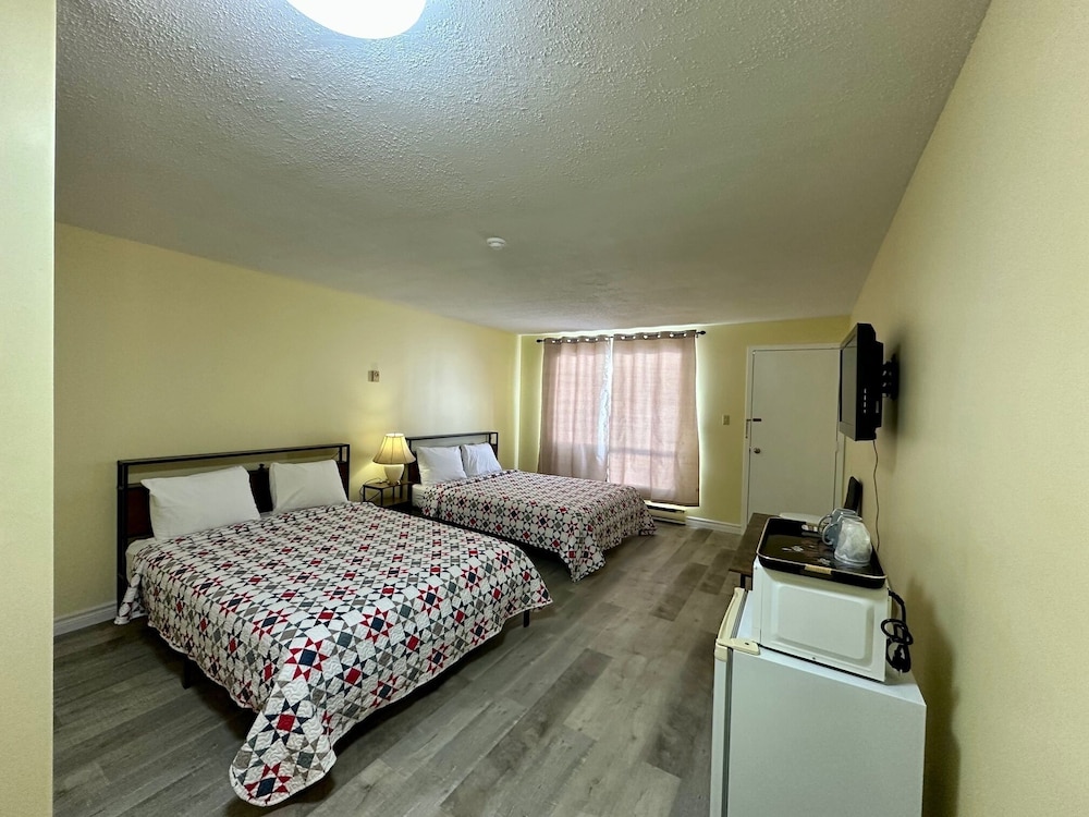PET FRIENDLY Room, 2 Double Beds