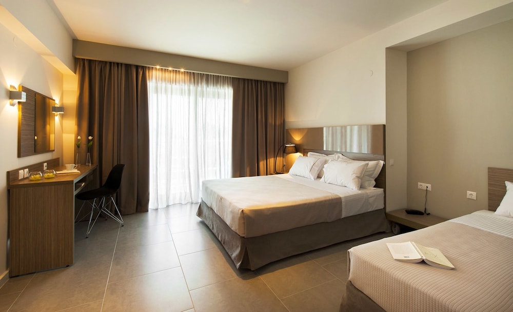 Triple Room, Partial Sea View