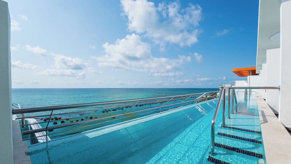 Penthouse, Connecting Rooms, Oceanfront (SWIM-UP SUITE) - Photo 7