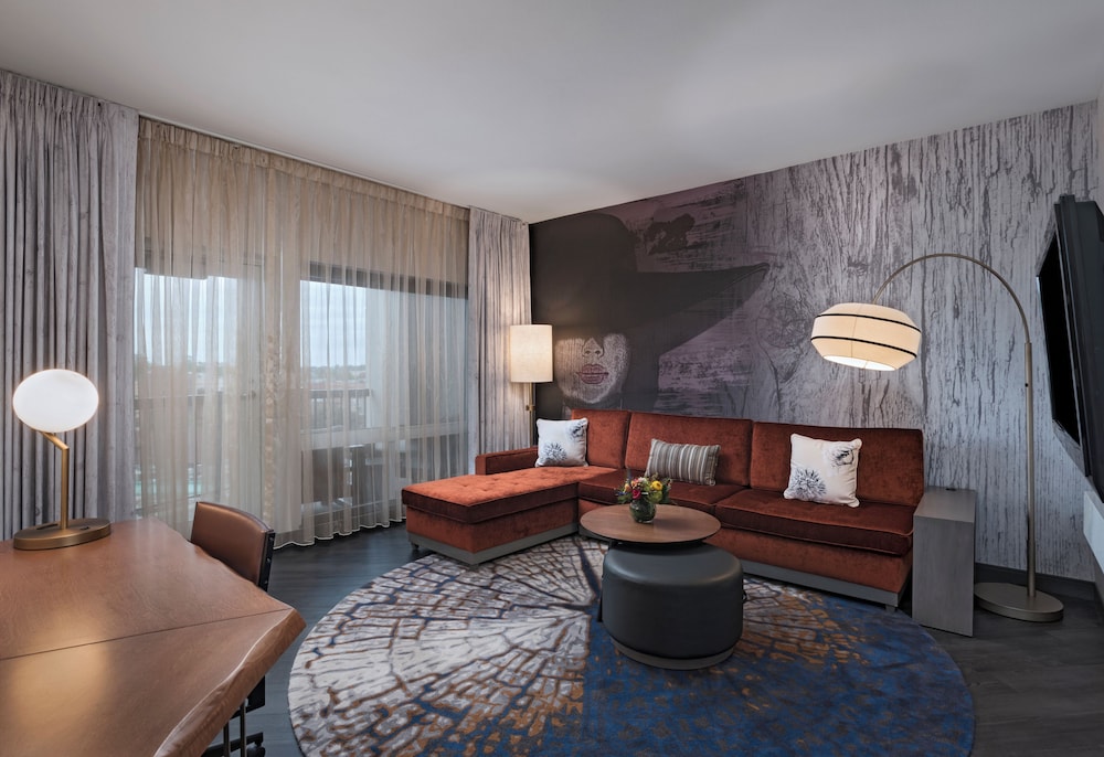 Suite, Patio (MARKET STREET) - Photo 1