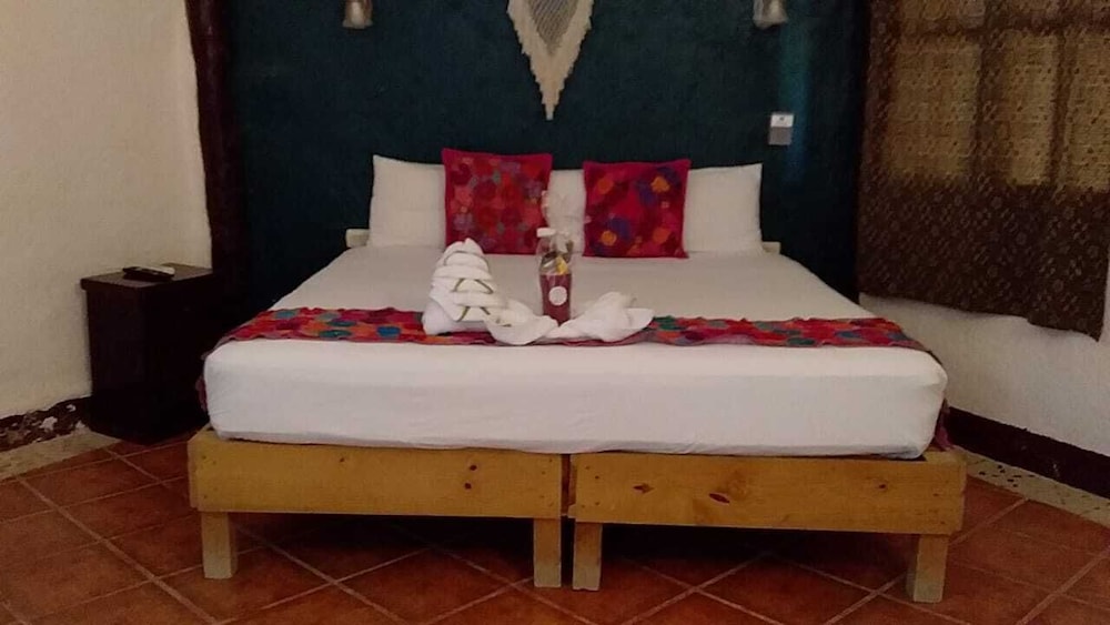 Basic Cabin, 1 Double Bed, Ensuite photo 1