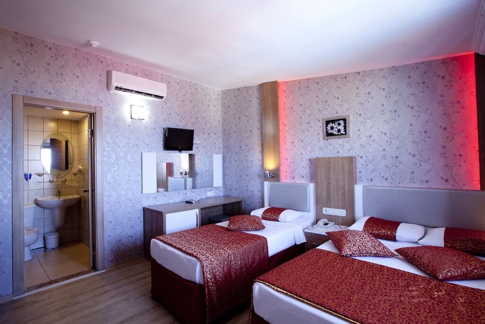 Standard Double or Twin Room photo 3