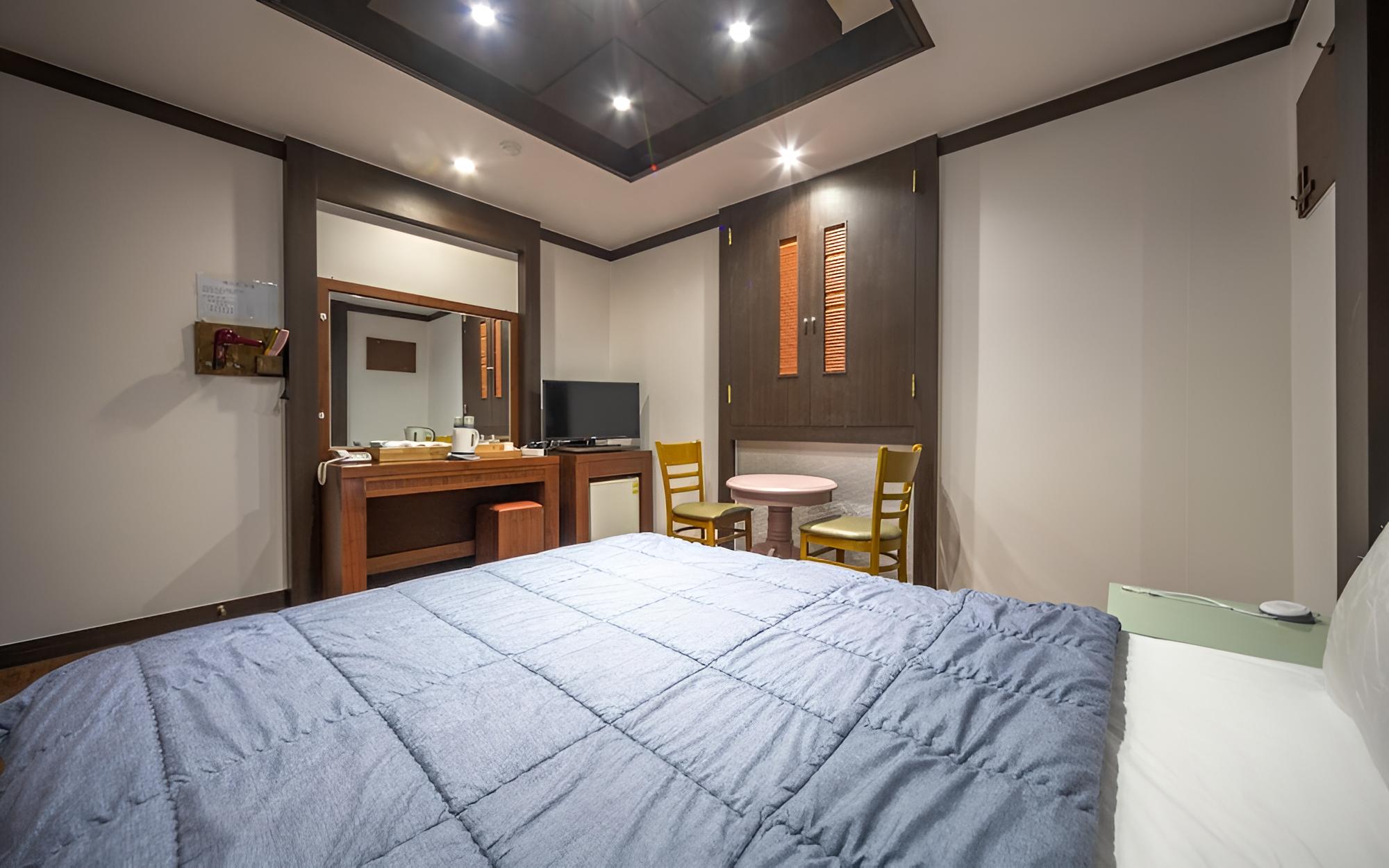 Room (Standard Room) - Photo 3