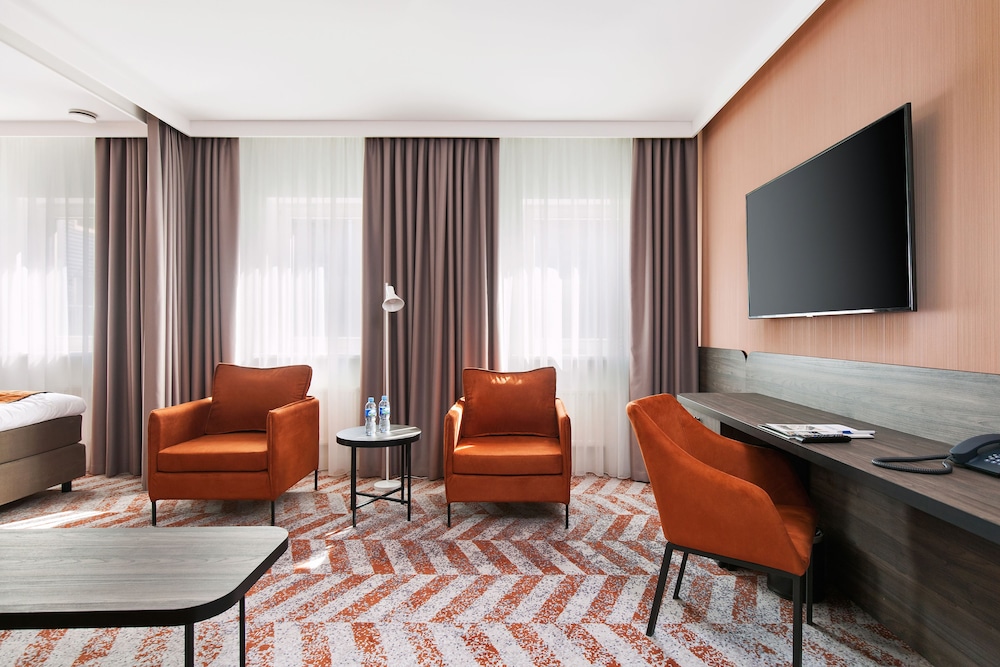 Suite - Photo 4