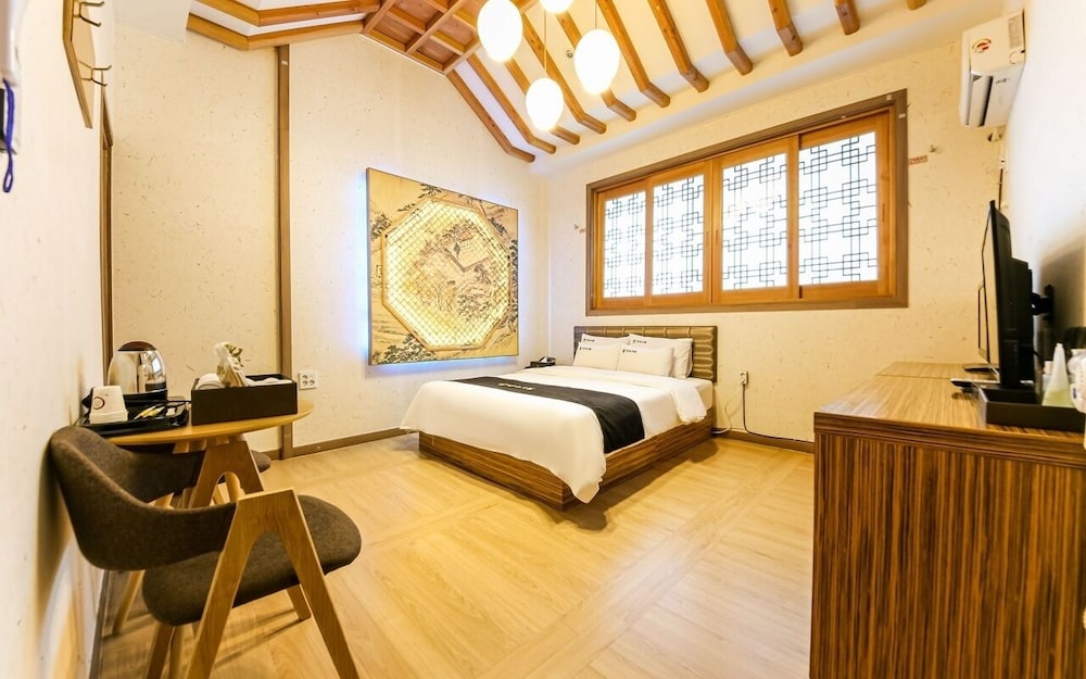 Deluxe Room (Rate for 2)