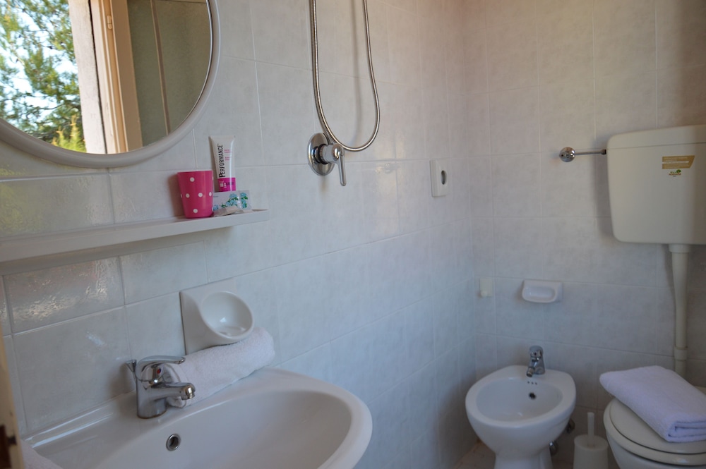 Twin Room With Bunk Bed And Private External Bathroom