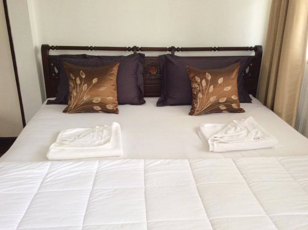 Superior Deluxe King Room photo 3