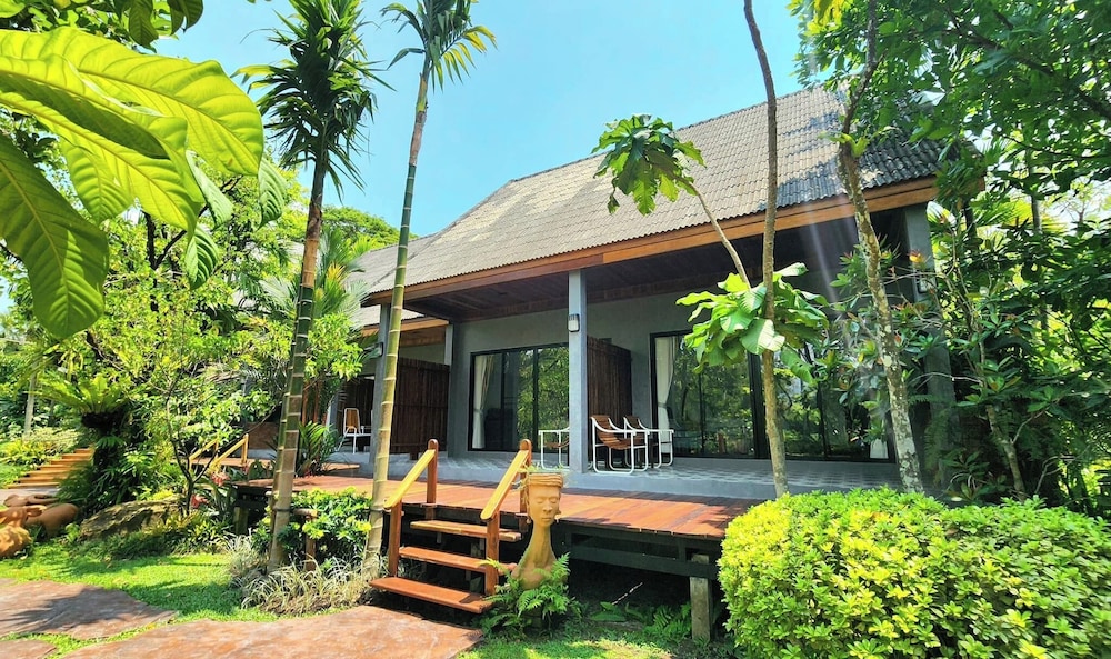 Superior Single Room, Balcony, Garden View