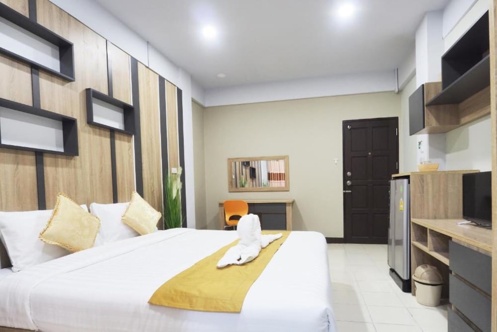 Superior Room, 1 King Bed - Photo 7