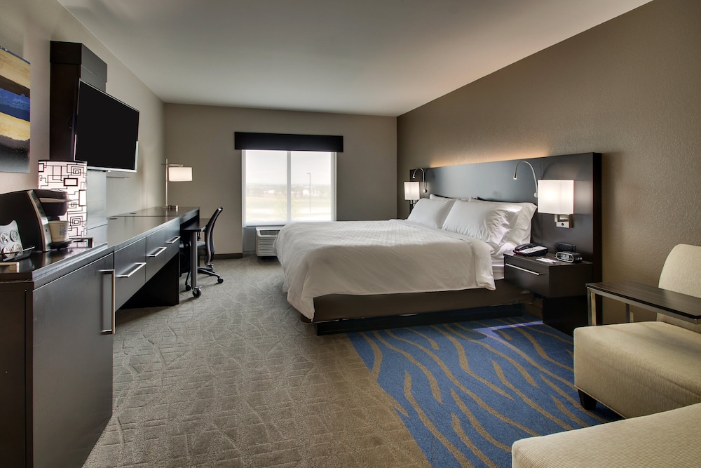Standard Room, 1 King Bed (Walk-In Shower) photo 2