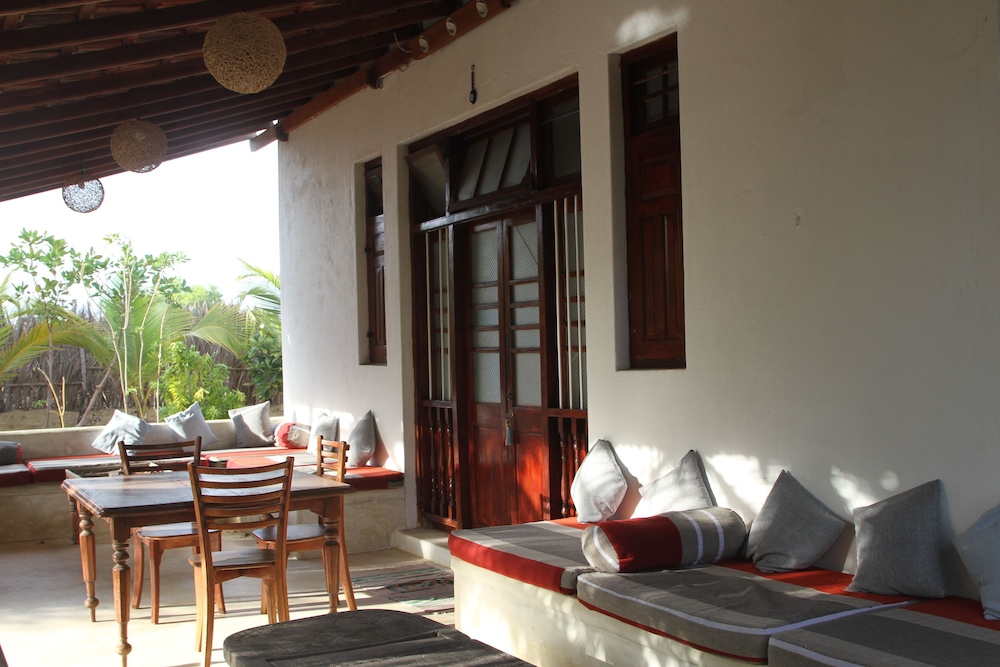 Deluxe Villa, 1 Queen Bed, Kitchenette, Garden View photo 3