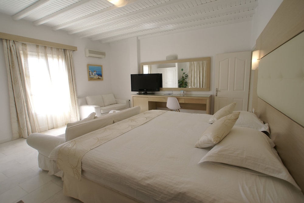Suite - Photo 2
