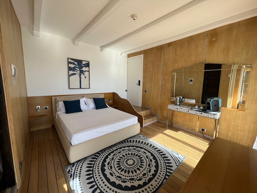 Superior Room, Balcony, Sea View