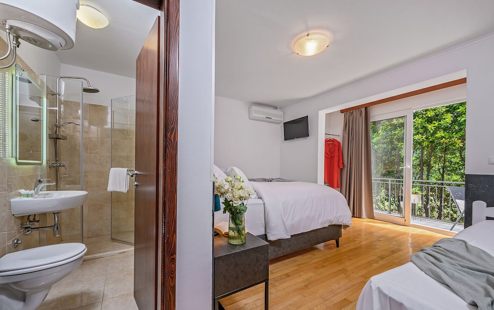Standard Triple Room photo 3