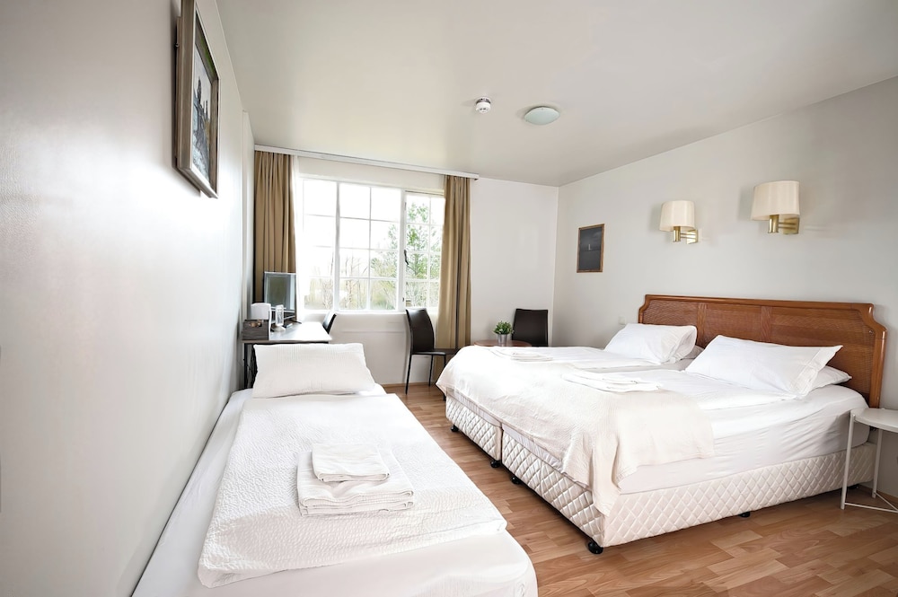 Basic Triple Room, 3 Twin Beds, Mountain View - Photo 1
