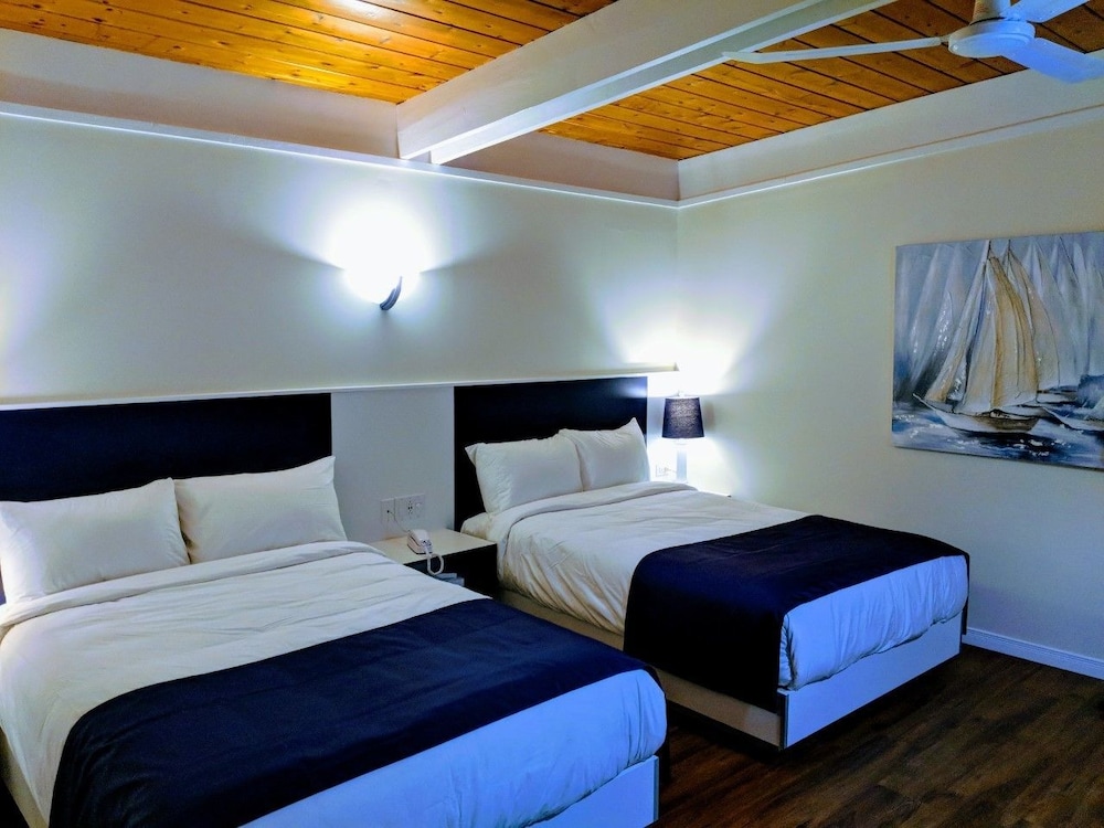 Renovated Room, 2 Double Beds