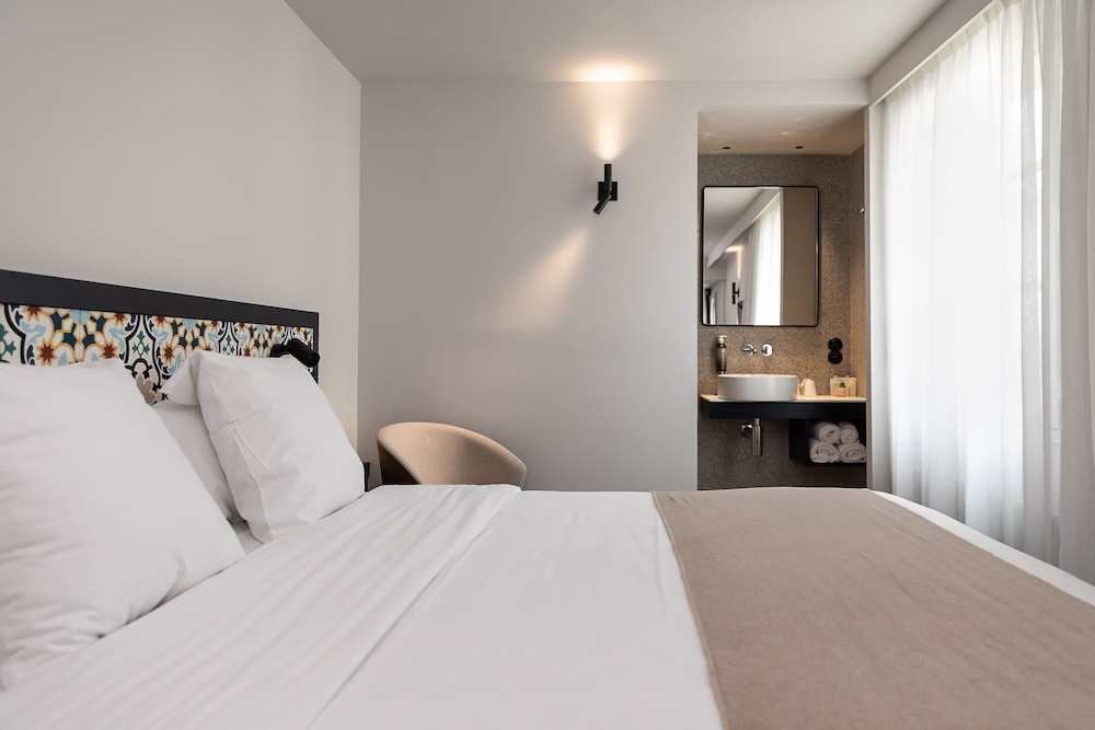 Standard Double Room, 1 Queen Bed - Photo 14