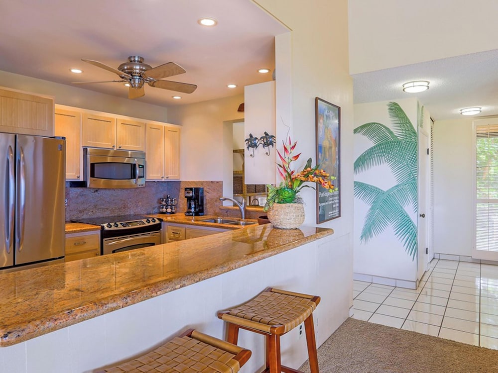 Condo (51D) photo 2