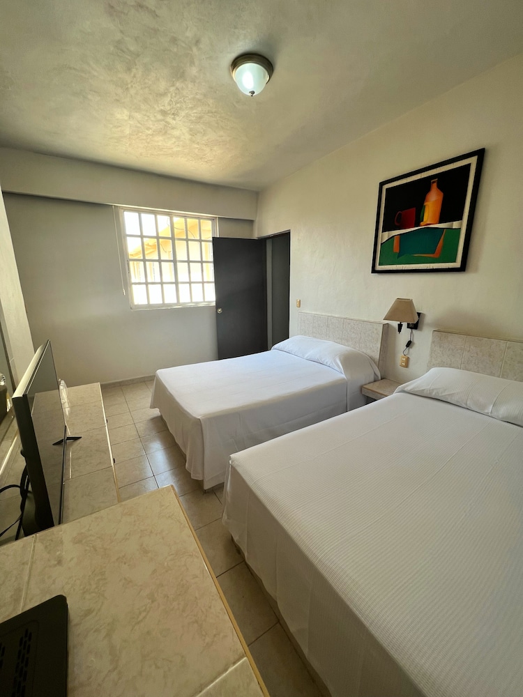 Junior Room, Courtyard View