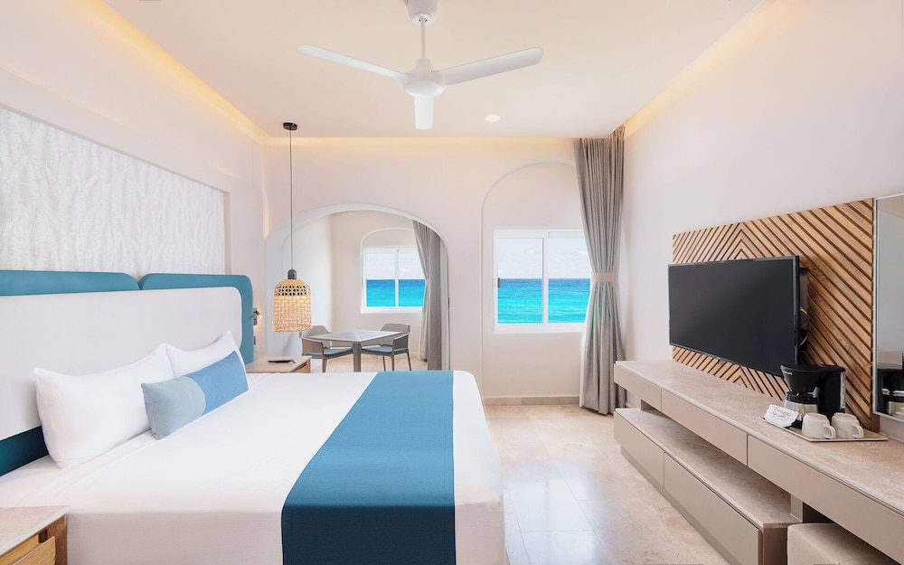 Beachfront Room with Plunge Pool - Photo 2