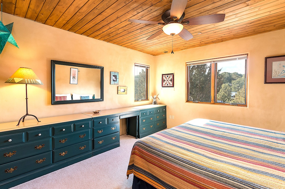 House (4 Bedrooms) photo 1