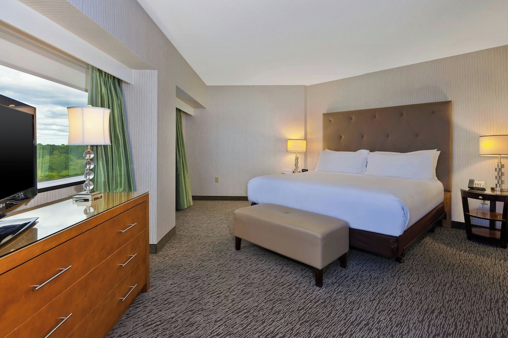 Suite, 1 Bedroom, Corner photo 2