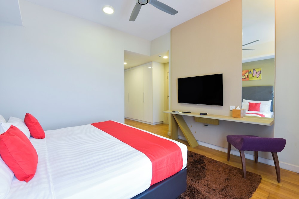 Two Bedroom Suite - Twin Tower with Pool View