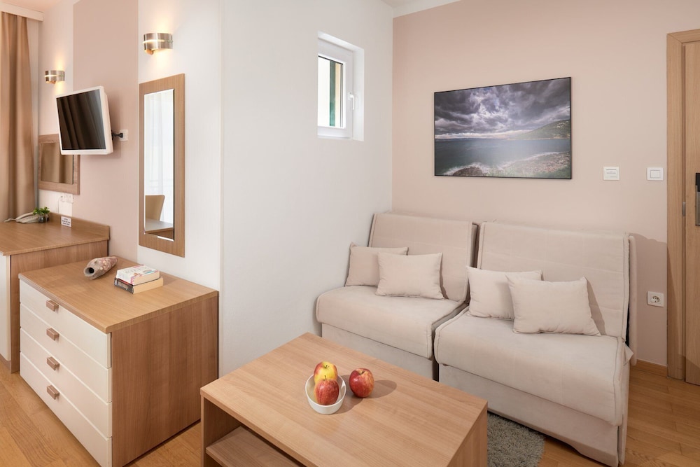 Comfort Double Room, 1 Bedroom, City View photo 2