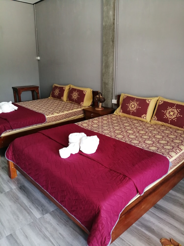 Room, 2 Queen Beds (Air conditioned) for 2 persons photo 1