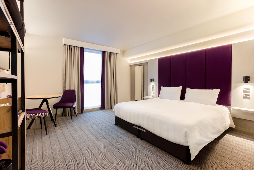 Standard Double Room, Accessible Bathtub