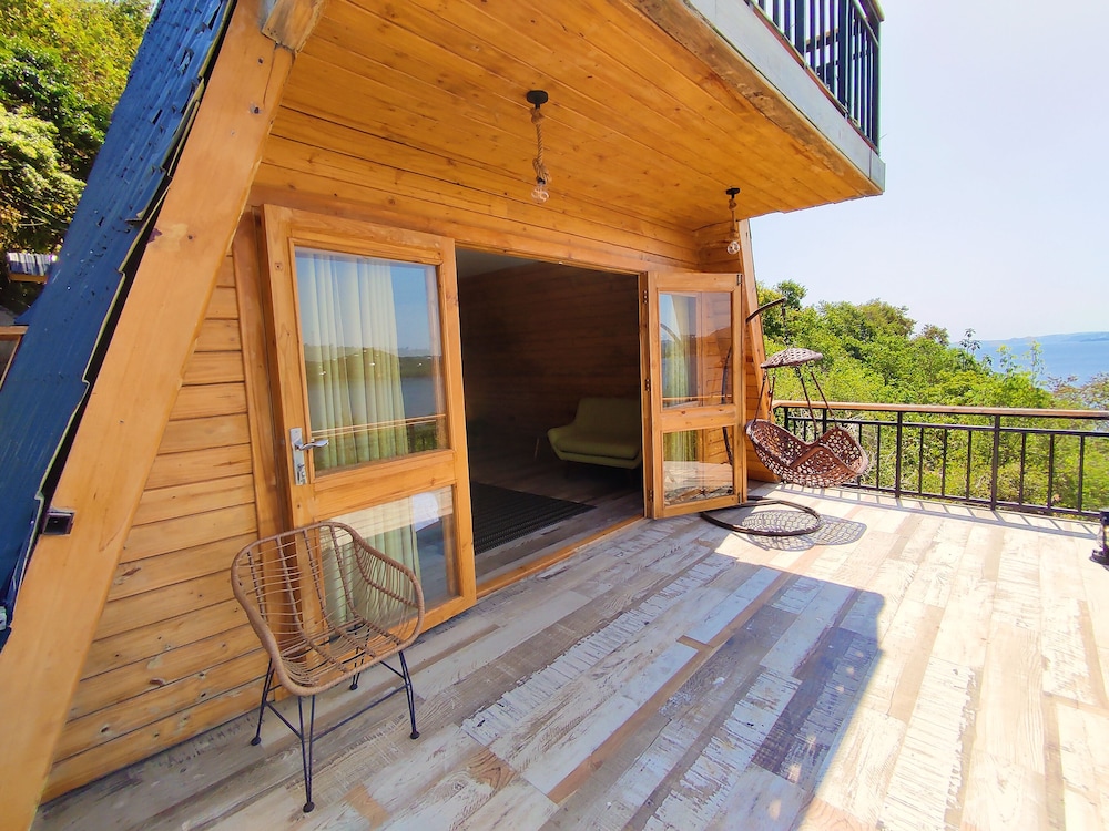 Super Luxury Family Cottage with Private