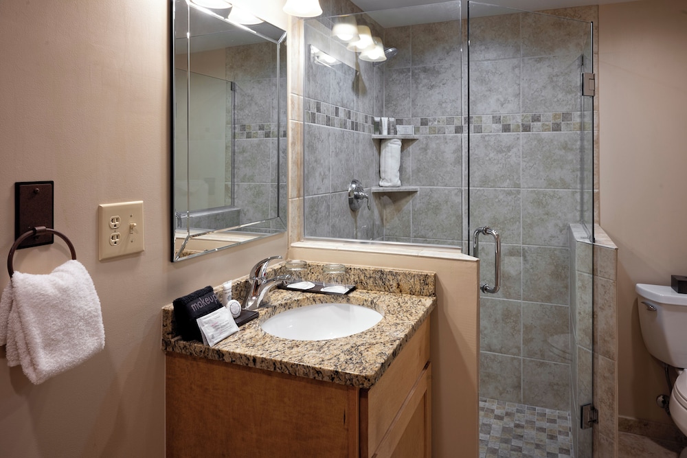 Suite, 2 Bedrooms, 2 Bathrooms, Mountainside photo 2