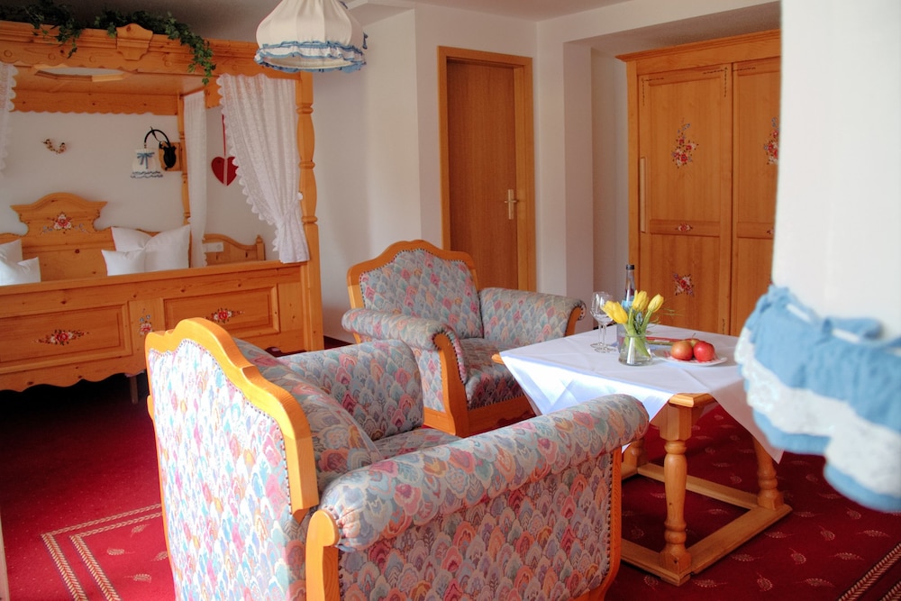 Deluxe Double Room, 1 Queen Bed - Photo 1
