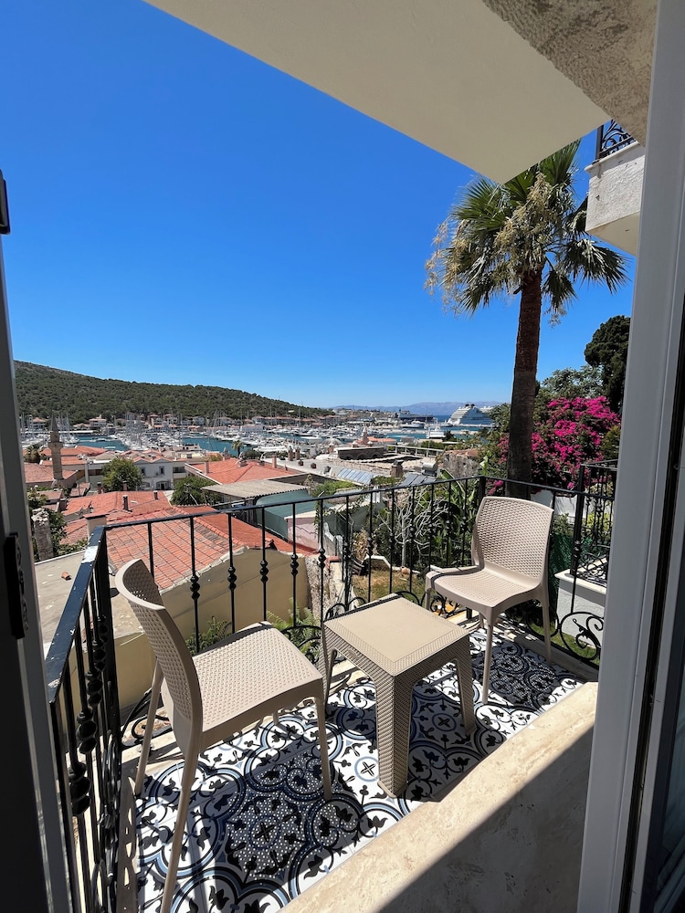 Deluxe Double Room, Balcony, Marina View photo 2