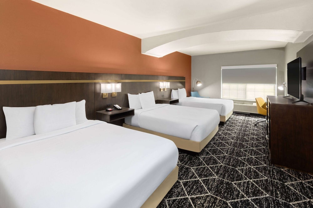 Room, Multiple Beds, Non Smoking photo 1