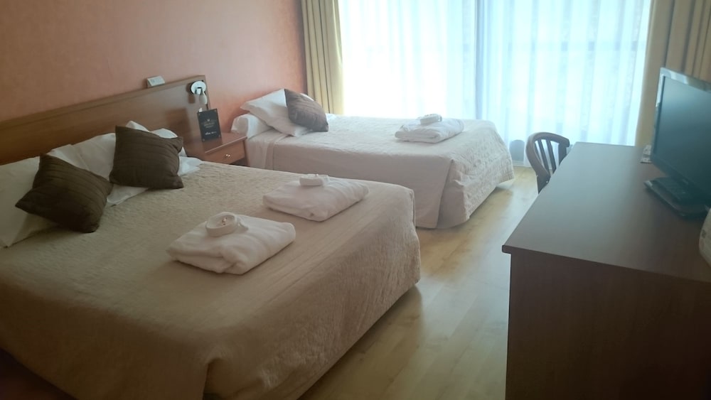 Standard Triple Room - Photo 4