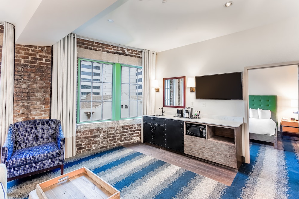 Suite, 1 King Bed with Sofa bed, Bathtub photo 3