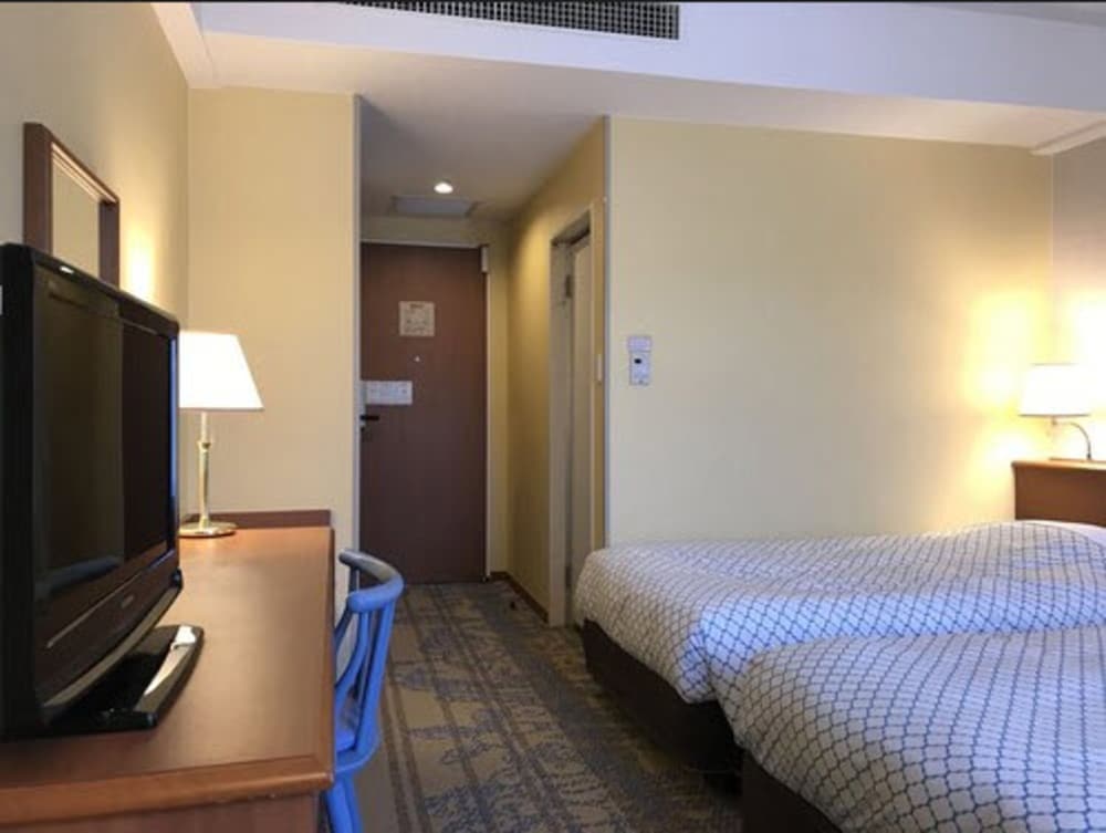 Standard Room, 2 Twin Beds - Photo 8