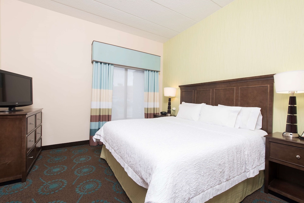 Suite, 1 King Bed, Non Smoking, Kitchen photo 3