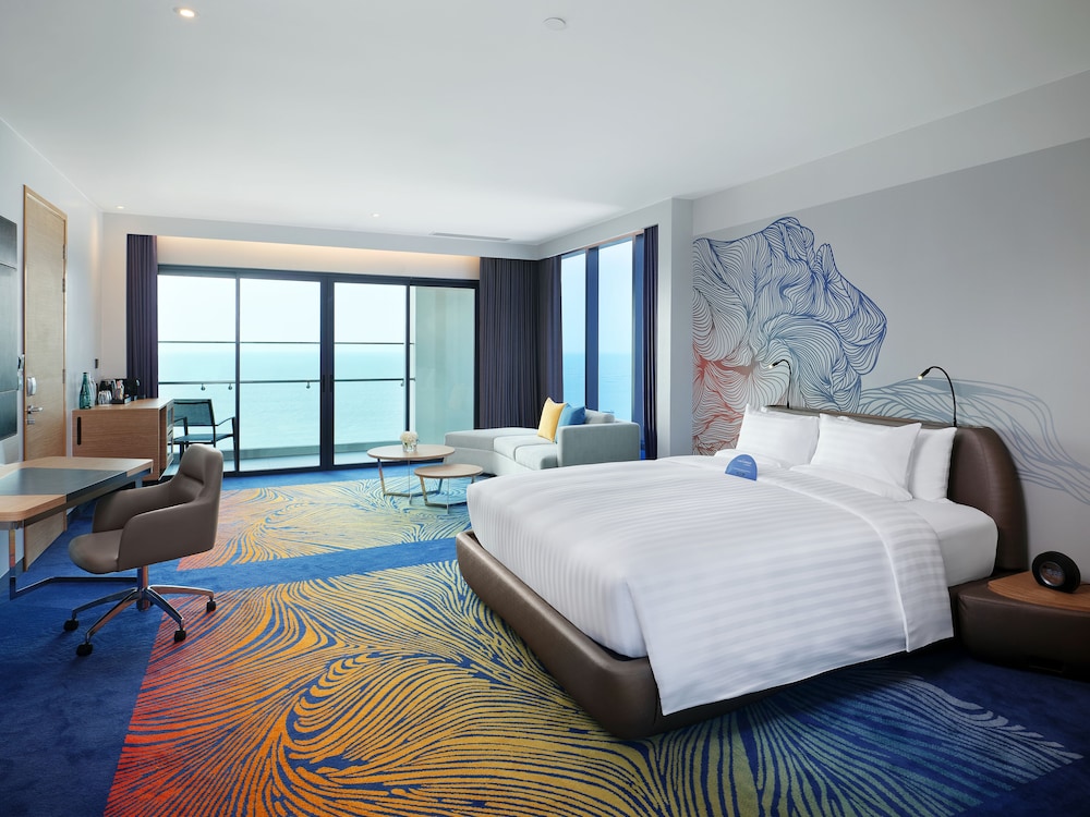 Junior Suite, Lounge Access, Balcony, Sea View - 1 king bed - Photo 2
