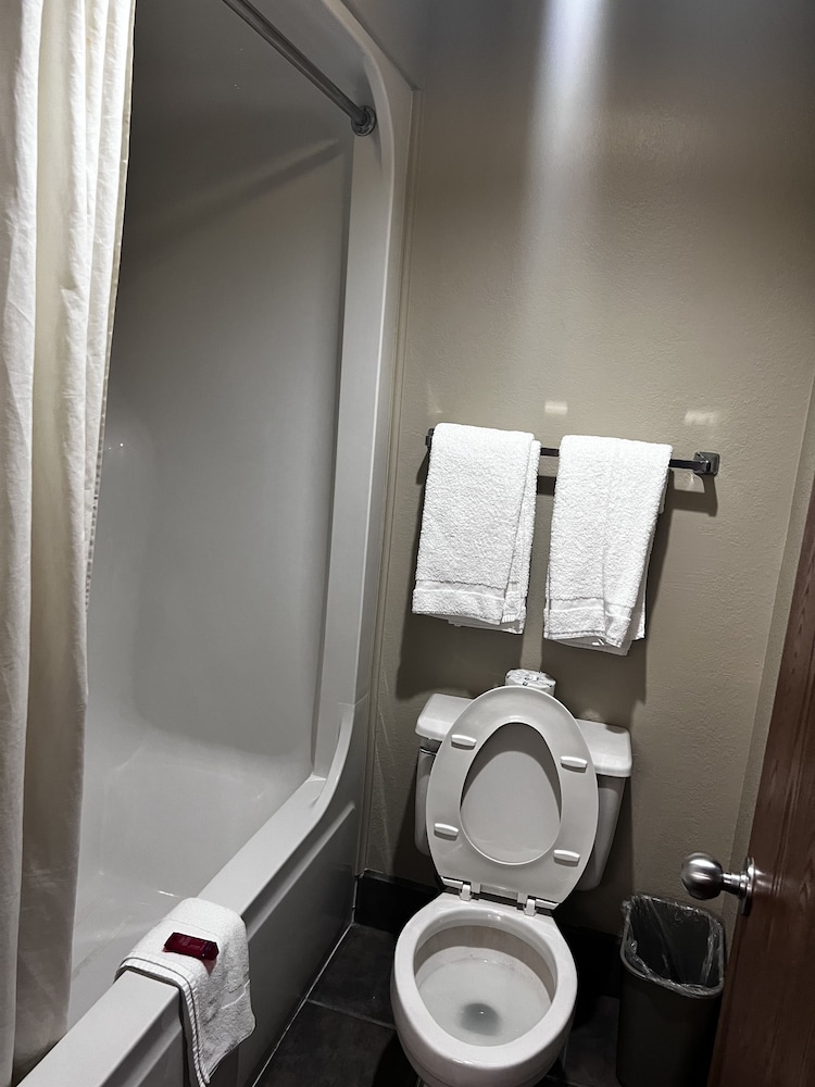 Standard Room, 2 Queen Beds photo 3