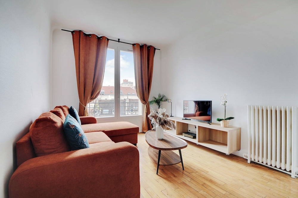 Apartment photo 2