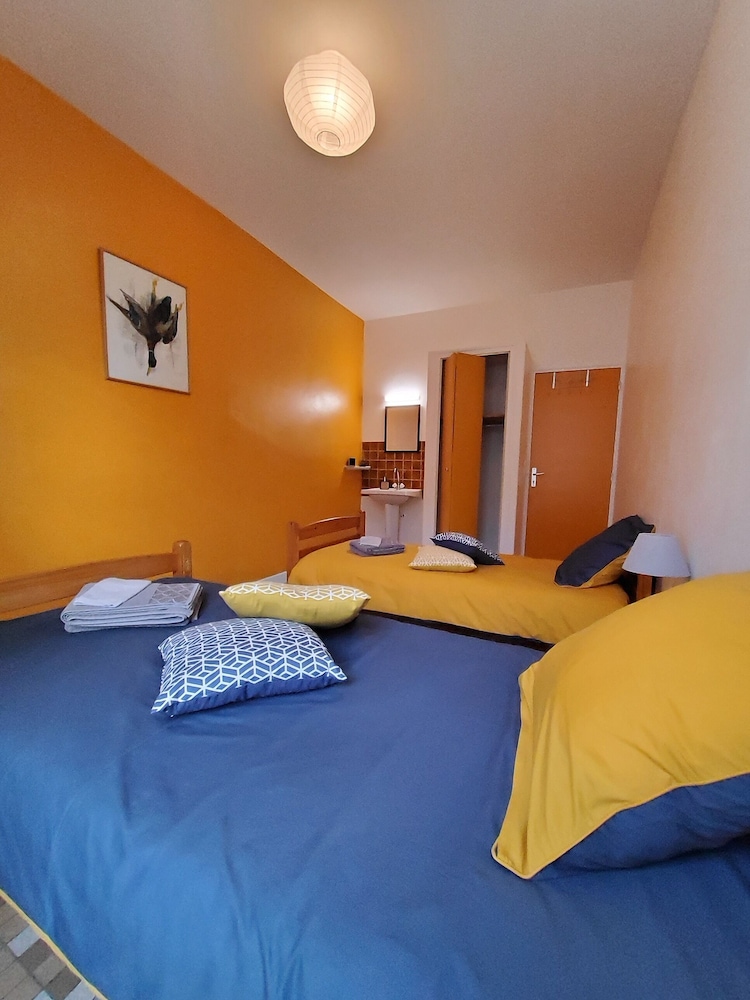 Classic Double Room, Shared Bathroom (Bagadou) photo 2