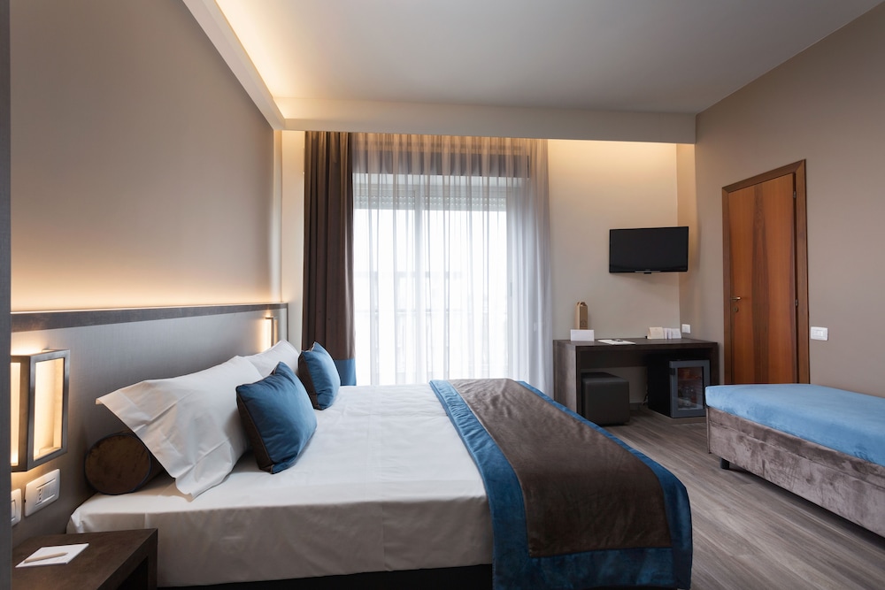 Deluxe Triple Room - Photo 3