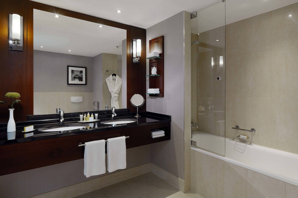 Grand with Two Twin Beds (Non Smoking) thumbnail 6