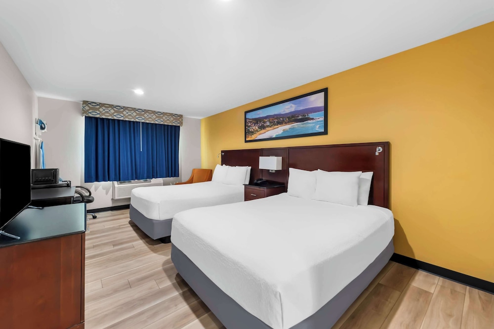 Standard Room, 2 Queen Beds, Non Smoking photo 1